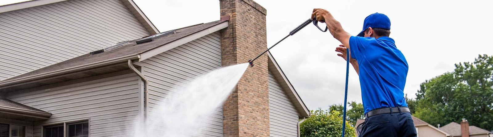 power-washing-a-house-1 power-washing-a-house-1